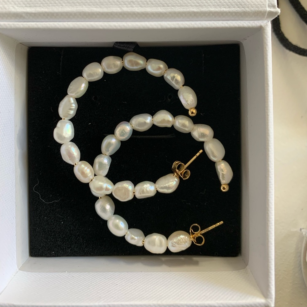 Mejuri pearl earrings
